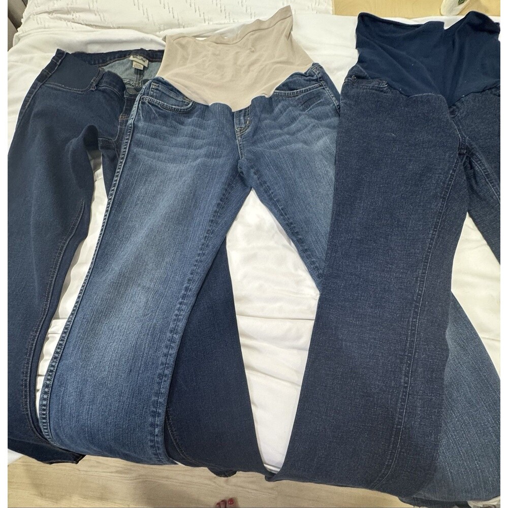 A Pea In A POD Maternity Jeans Lot Of 4 Pair.  Medium